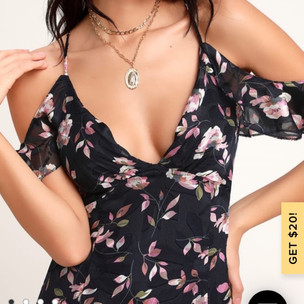 Brand New Lulus Floral maxi dress